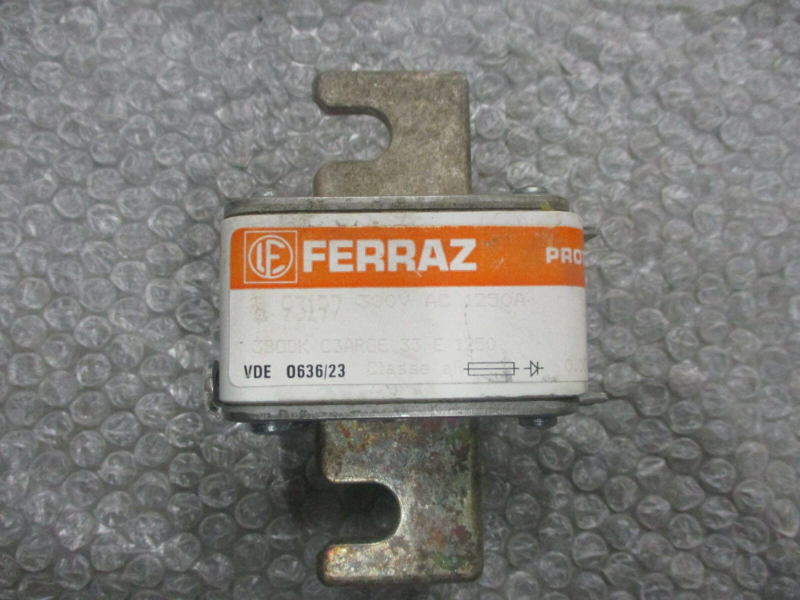 FERRAZ-3B0DK-Protistor-Fuse-Module-B93197-300VAC-1250Amp-3B0DK-C3ARGE-NEW-Open-163491051132.jpg FERRAZ 3B0DK Protistor Fuse Module B93197 300VAC 1250Amp 3B0DK C3ARGE *NEW Open* - Image 1