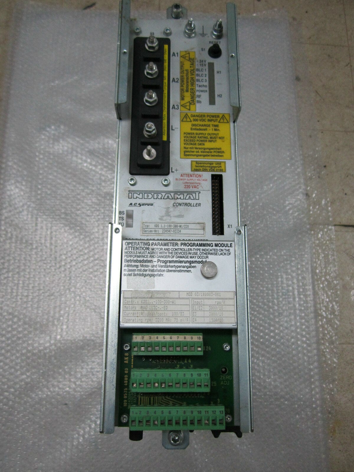 Indramat-KDS-11-100-300-W1220-AC-Servo-Controller-KDS11-100-300-W1220-Test-161697132090.jpg Indramat KDS 1.1-100-300-W1/220 AC Servo Controller KDS1.1-100-300-W1/220 *Test* - Image 1