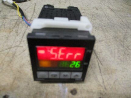 OMRON E5CZ-R2 Temperature Controller OMRON E5CZ-R2 100-240VAC *Fully Tested*